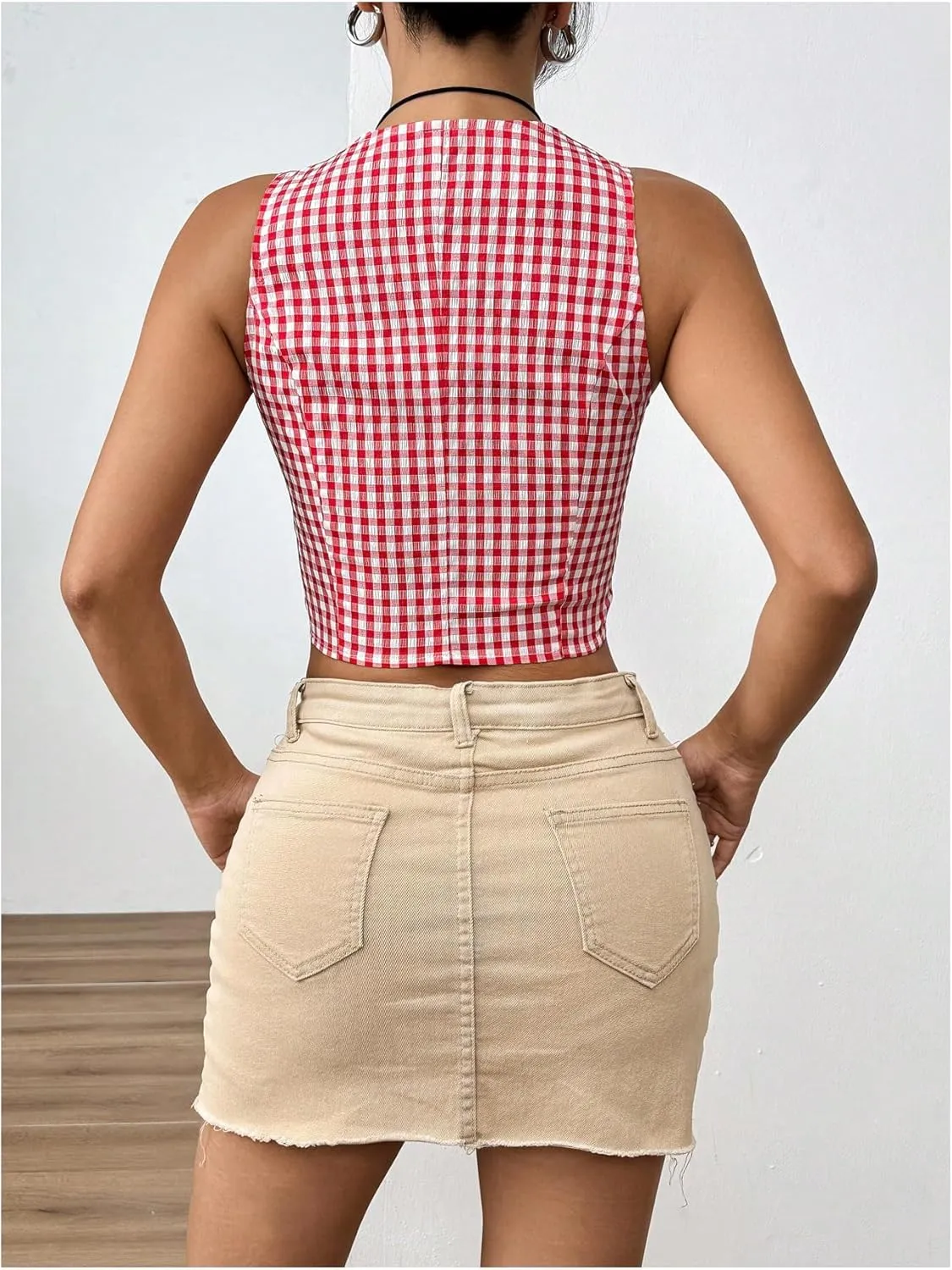 Floerns Women's Gingham Print Sleeveless Waistcoat V Neck Button Down Crop Tank Top