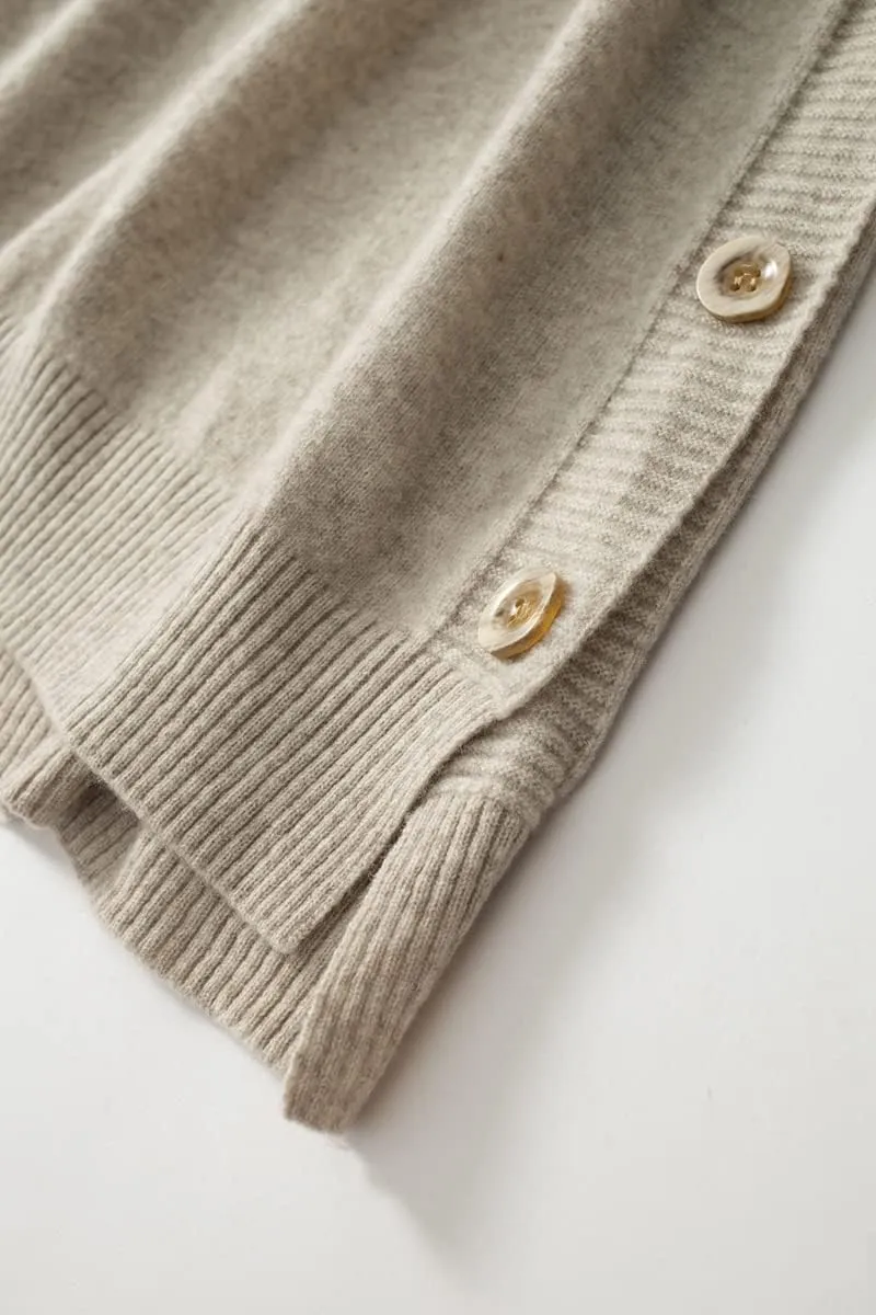 Women's V-Neck Simple Three-Button Design Solid Color Loose Casual All-Wool Knitted Vest